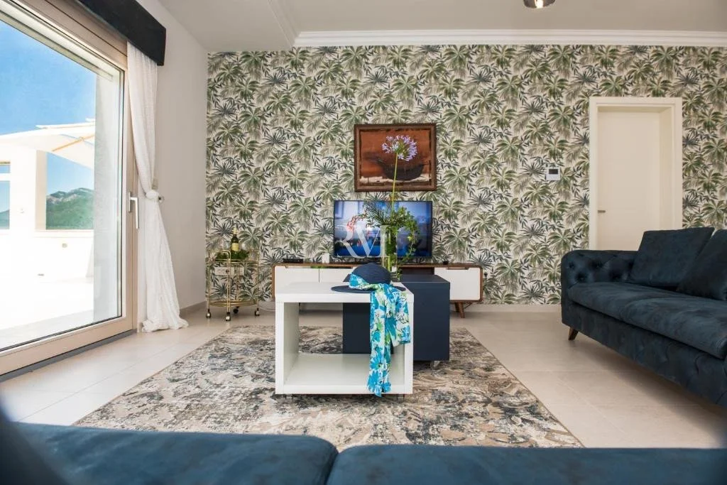 Flat 150m² in Montenegro, Tivat. Priced at 2300€ rent photo-10