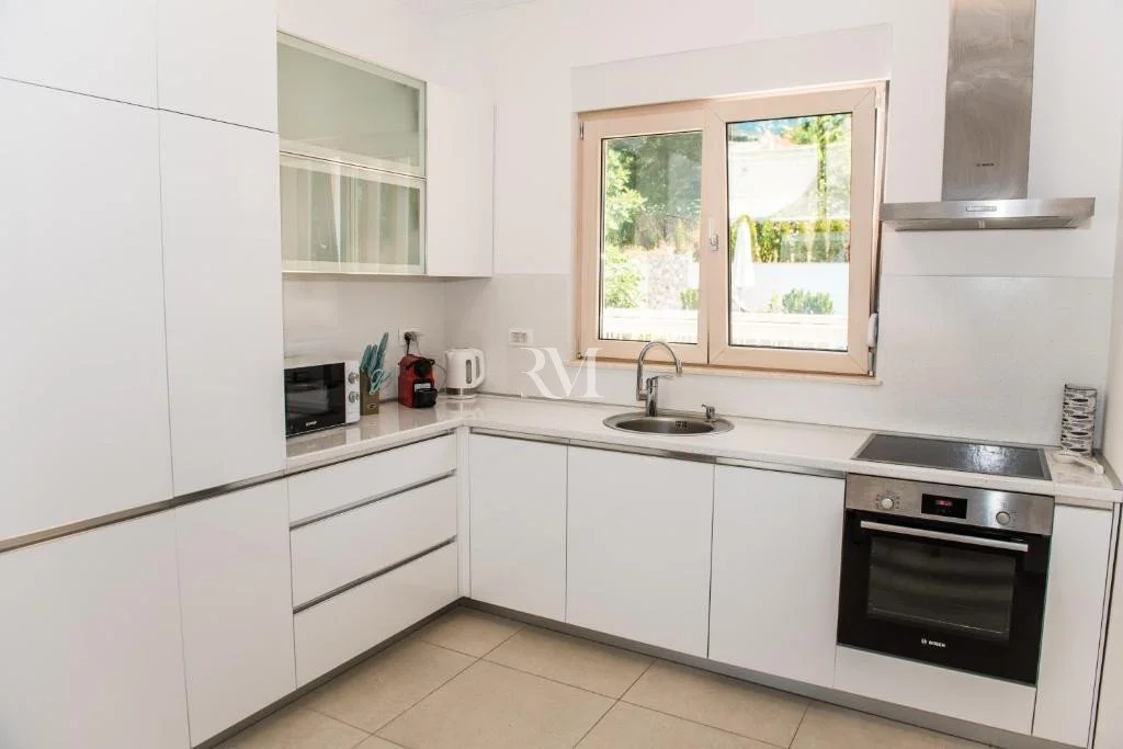 Flat 150m² in Montenegro, Tivat. Priced at 2300€ rent photo-13