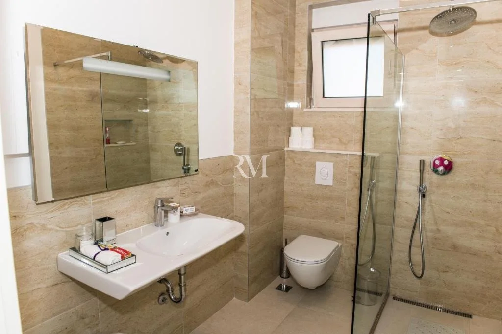 Flat 150m² in Montenegro, Tivat. Priced at 2300€ rent photo-18