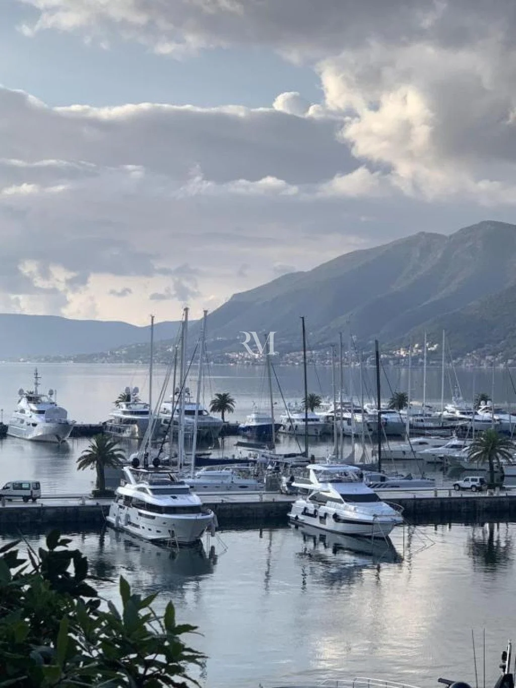 Flat 81m² in Montenegro, Tivat. Priced at 4500€ rent photo-12