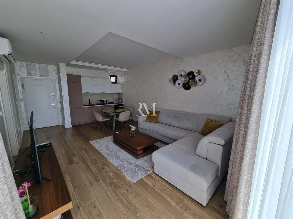 Flat 51m² in Montenegro, Tivat. Priced at 1100€ rent photo-2