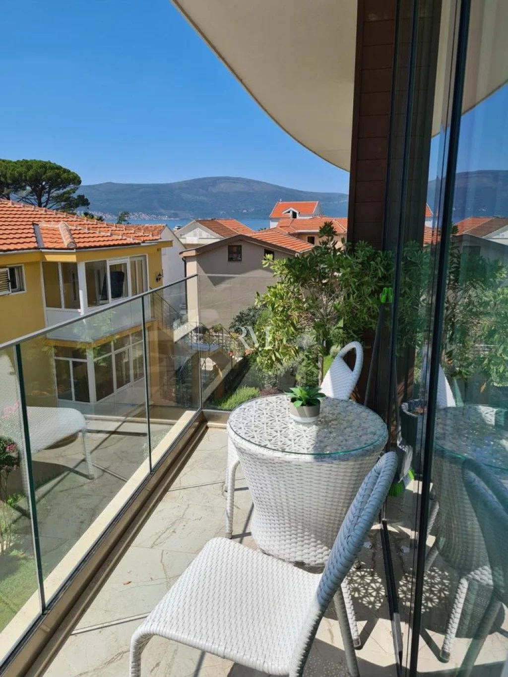Flat 51m² in Montenegro, Tivat. Priced at 1100€ rent photo-6