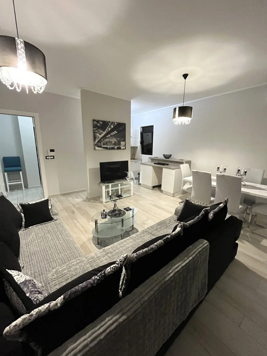 Flat 80m² in Montenegro, Tivat. Priced at 1300€ rent photo-6