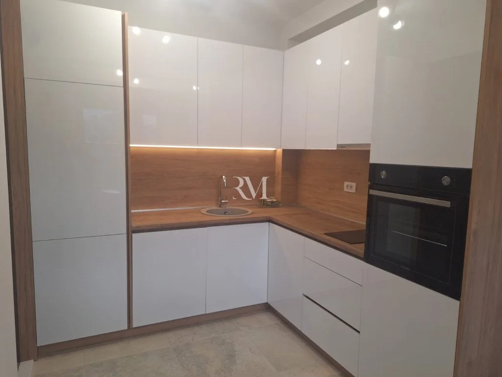 Flat 67m² in Montenegro, Tivat. Priced at 1200€ rent photo-2