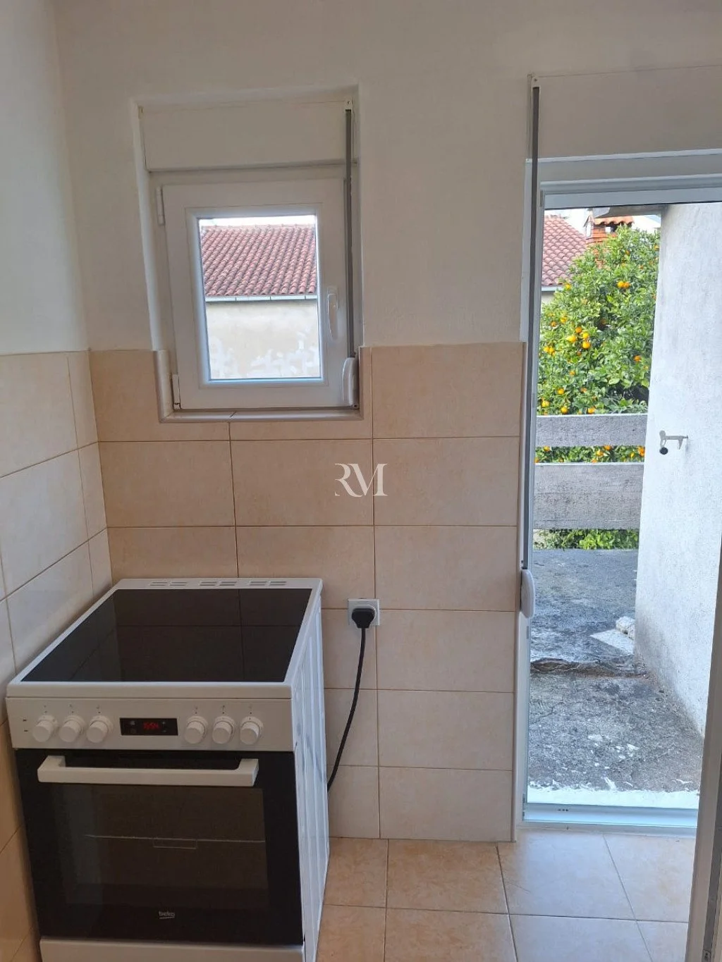 Flat 99m² in Montenegro, Kotor. Priced at 800€ rent photo-11