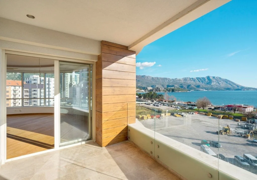 Flat 122m² in Montenegro, Budva. Priced at 450000€ rent photo-1
