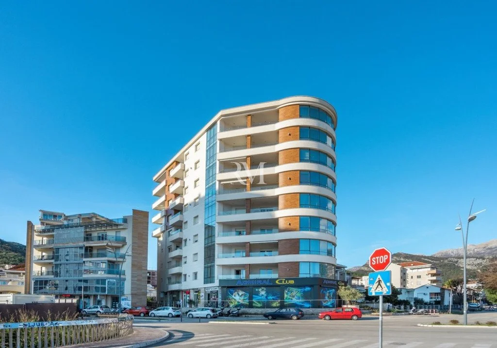 Flat 122m² in Montenegro, Budva. Priced at 450000€ rent photo-3