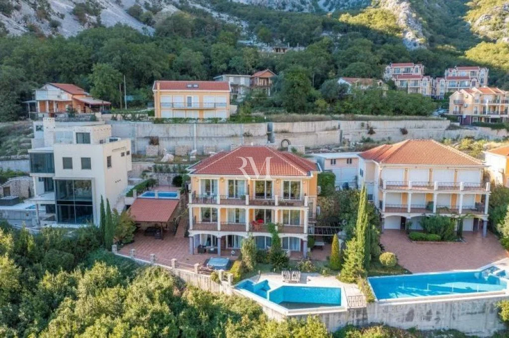 House 148m² in Montenegro, Kotor. Priced at 410000€ rent photo-2