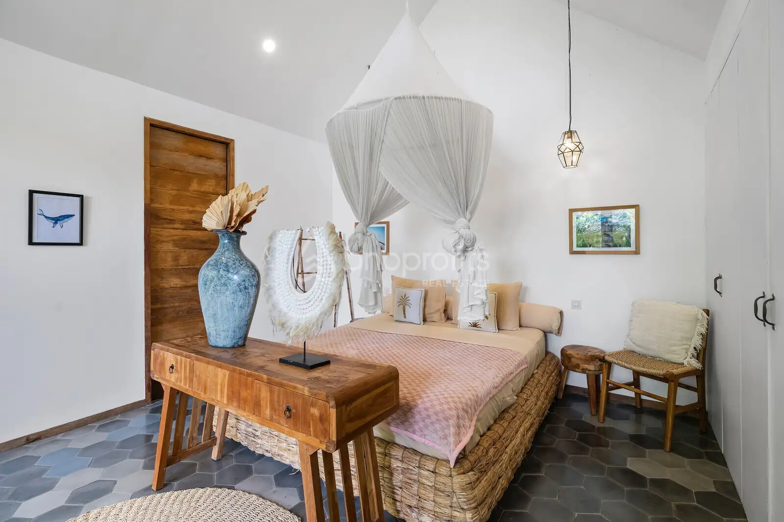 Villa 360m² in Indonesia, Canggu-Pererenan. Priced at 399000$ rent photo-12