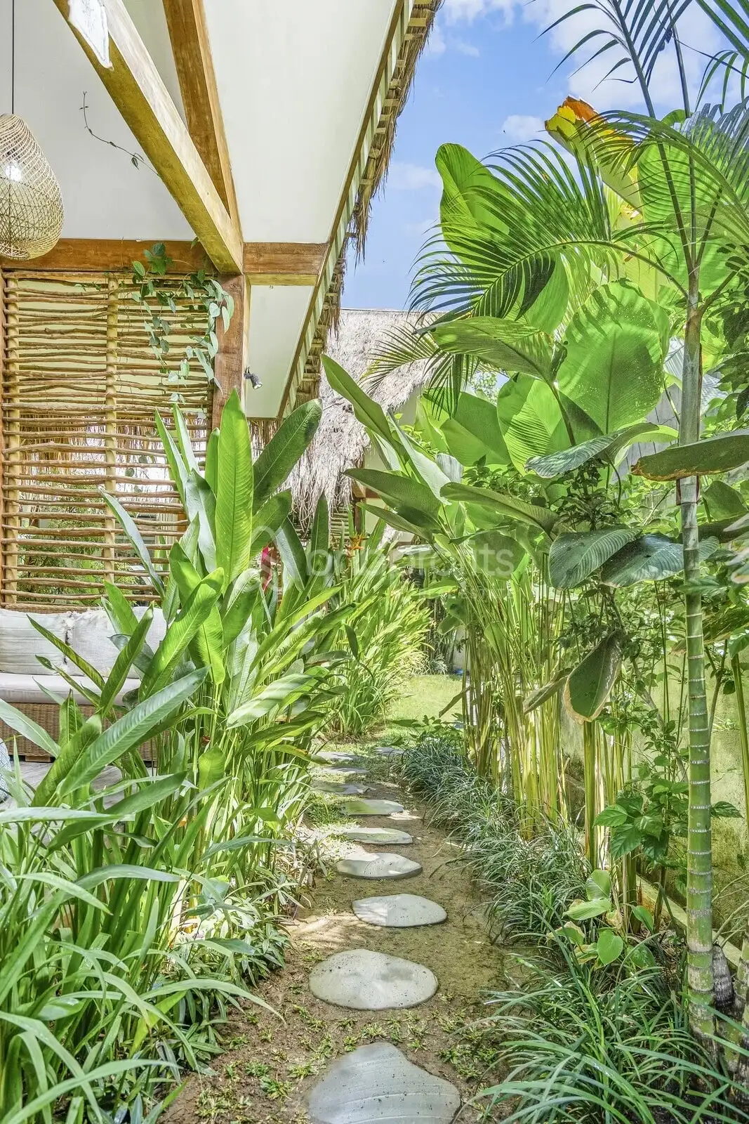 Villa 360m² in Indonesia, Canggu-Pererenan. Priced at 399000$ rent photo-1