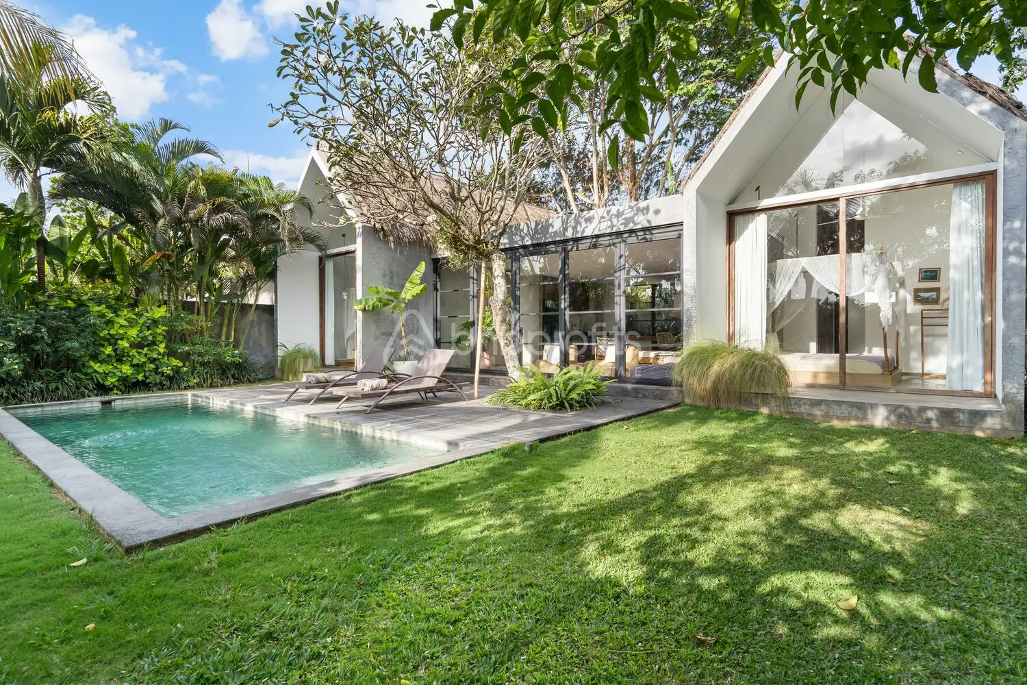 Villa 360m² in Indonesia, Canggu-Pererenan. Priced at 399000$ rent photo-3