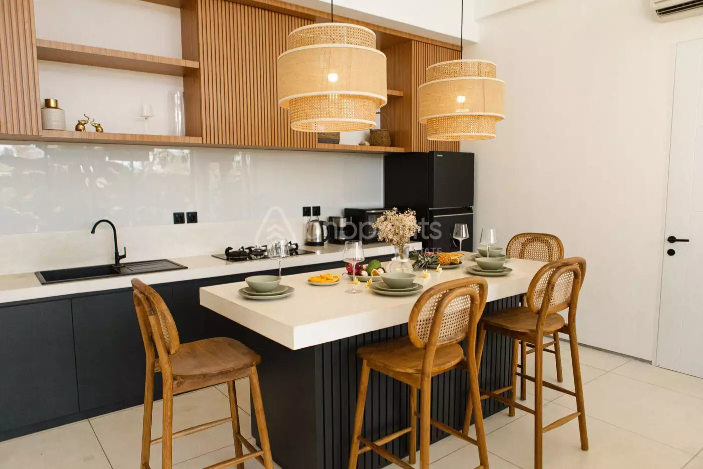 Villa 91m² in Indonesia, Bukit-Ungasan. Priced at 260000$ rent photo-1