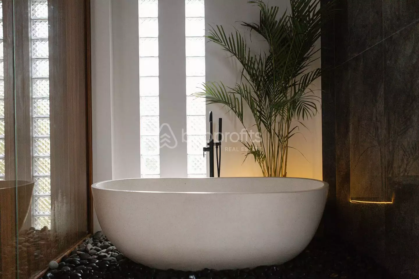 Villa 91m² in Indonesia, Bukit-Ungasan. Priced at 260000$ rent photo-14