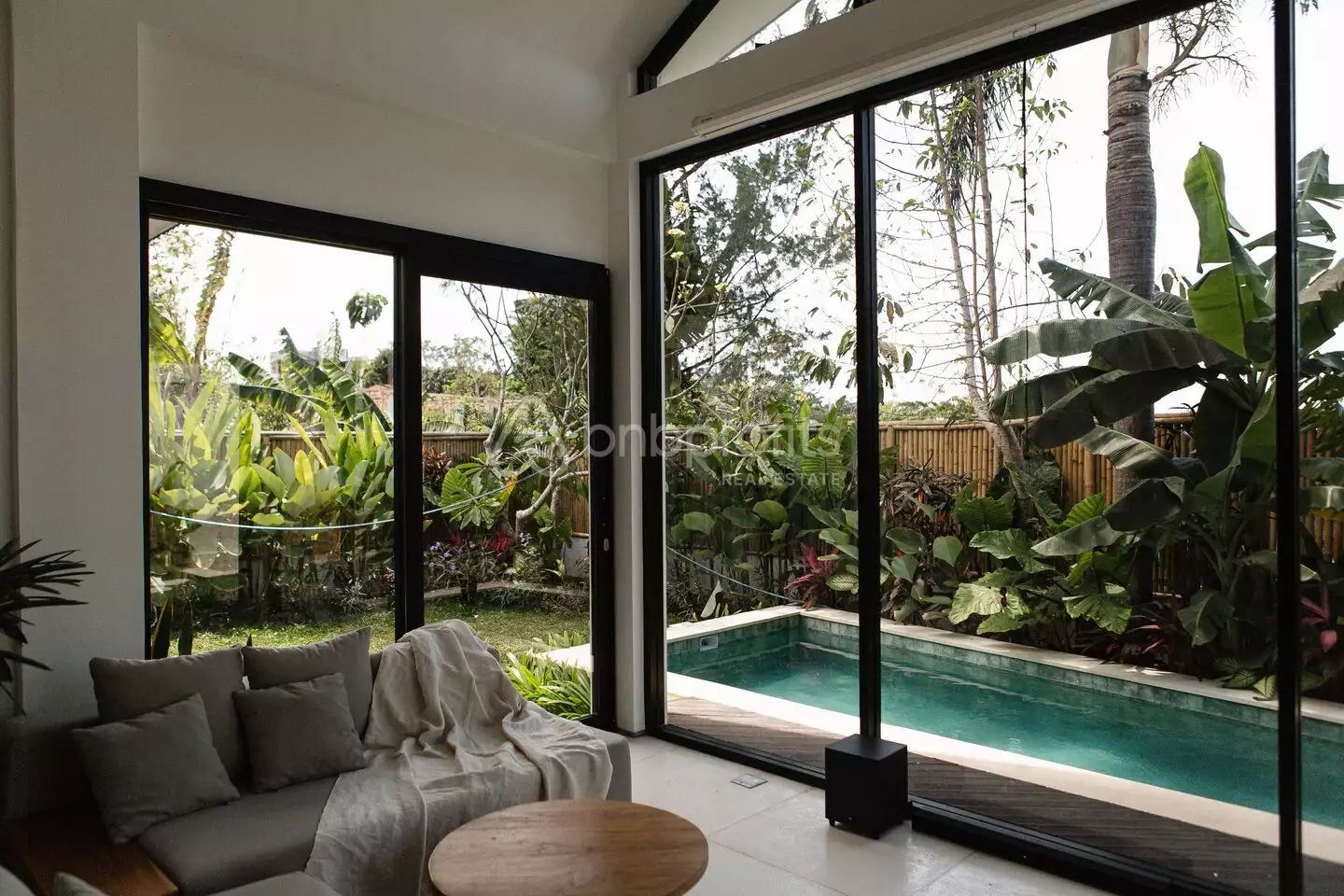 Villa 91m² in Indonesia, Bukit-Ungasan. Priced at 260000$ rent photo-17
