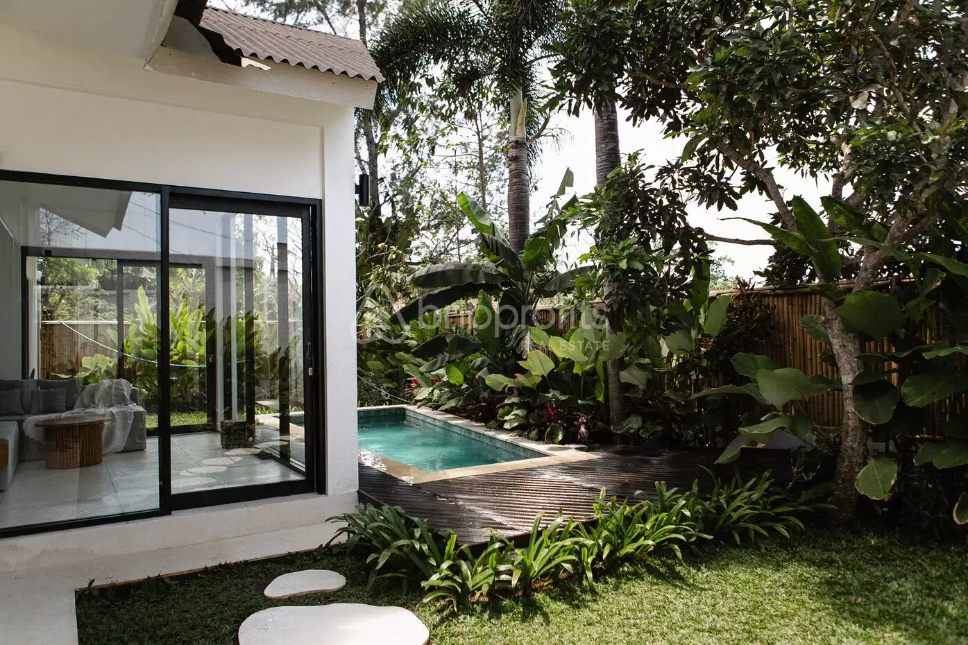 Villa 91m² in Indonesia, Bukit-Ungasan. Priced at 260000$ rent photo-20