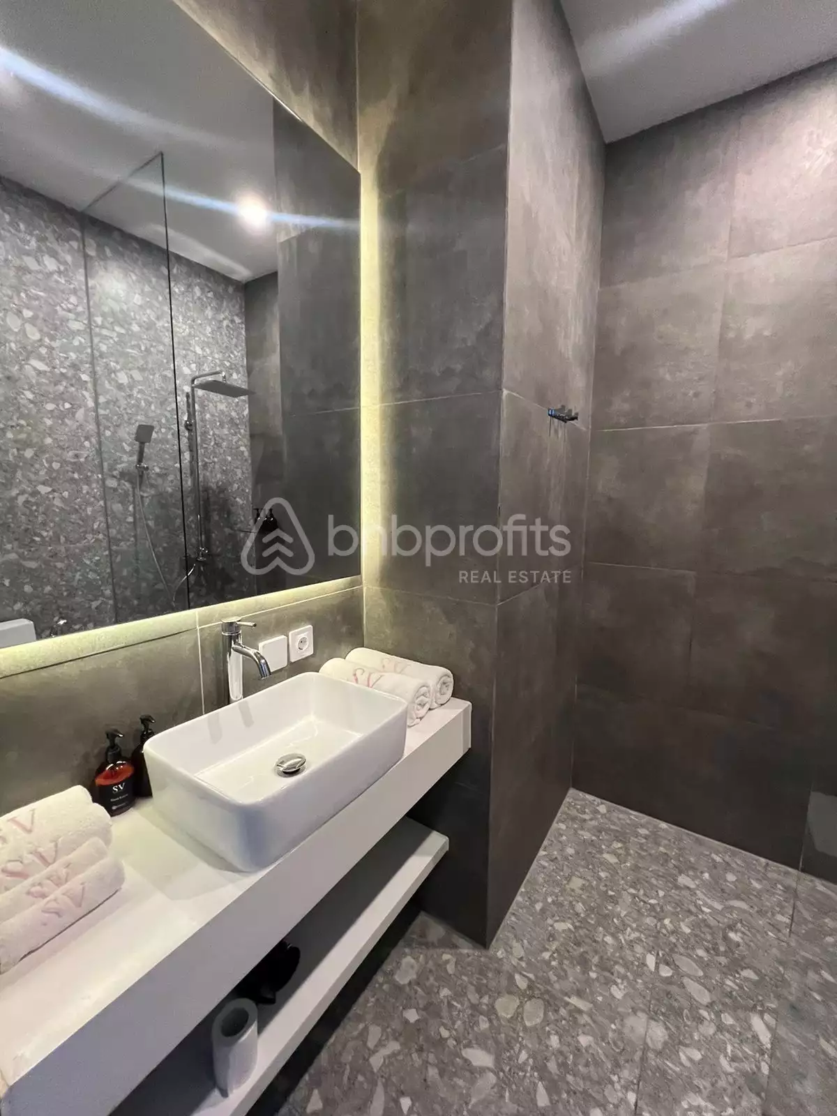 Villa 104m² in Indonesia, Canggu-Berawa. Priced at 250000$ rent photo-14