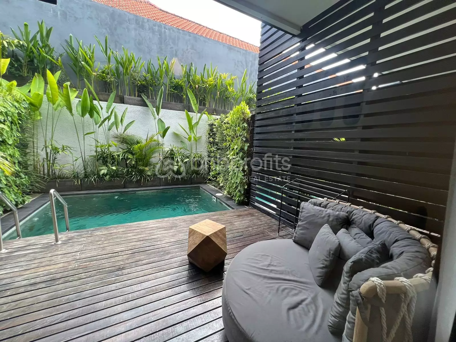 Villa 104m² in Indonesia, Canggu-Berawa. Priced at 250000$ rent photo-17