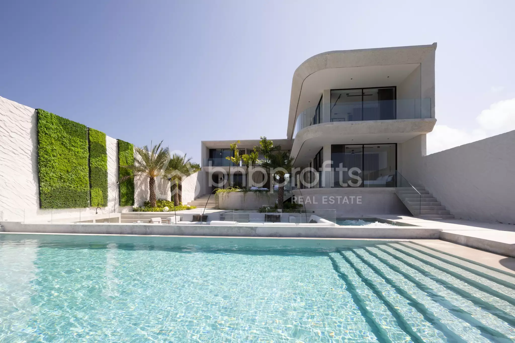 Villa 414m² in Indonesia, Bukit-Pecatu. Priced at 1800000$ rent photo-1