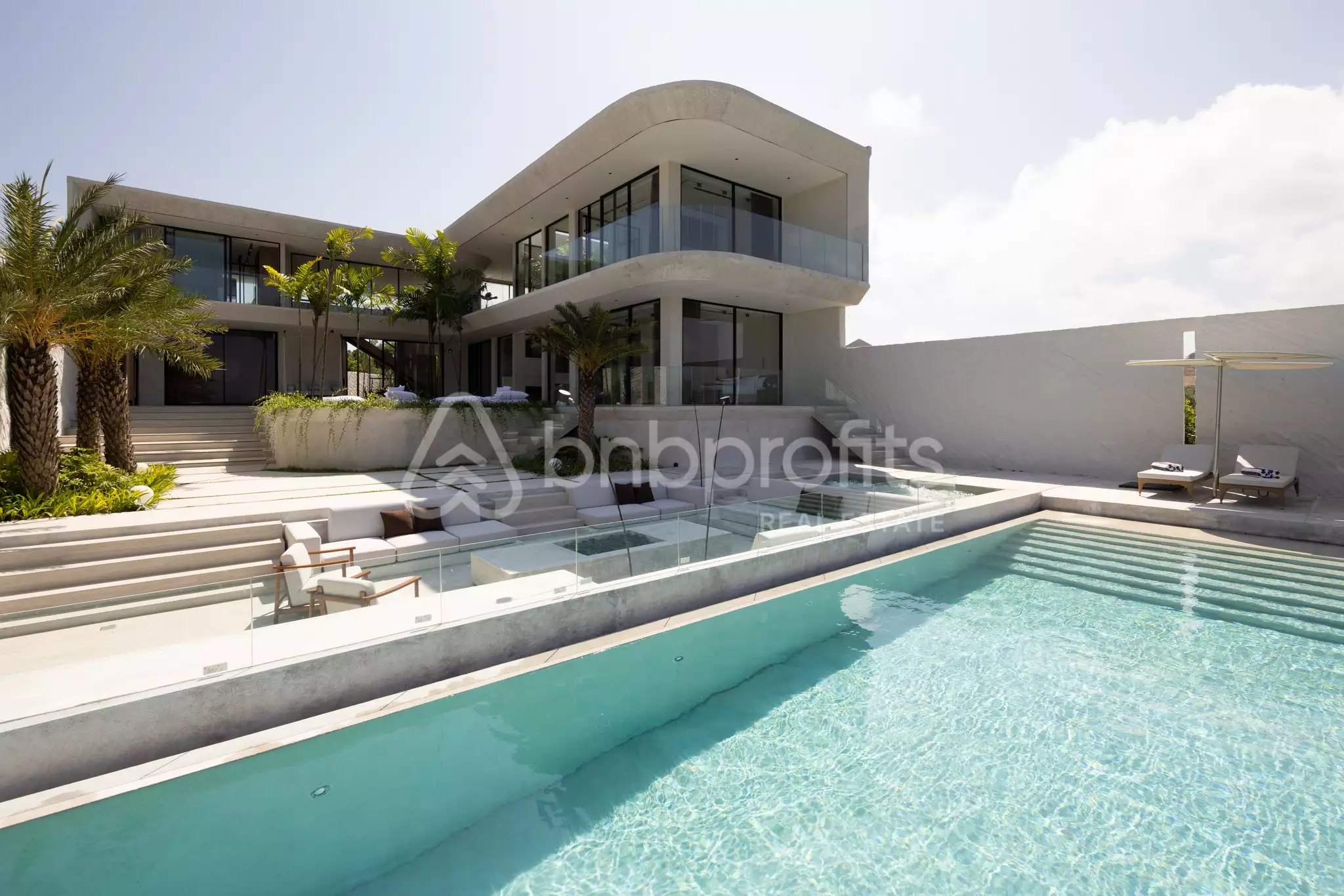 Villa 414m² in Indonesia, Bukit-Pecatu. Priced at 1800000$ rent photo-2