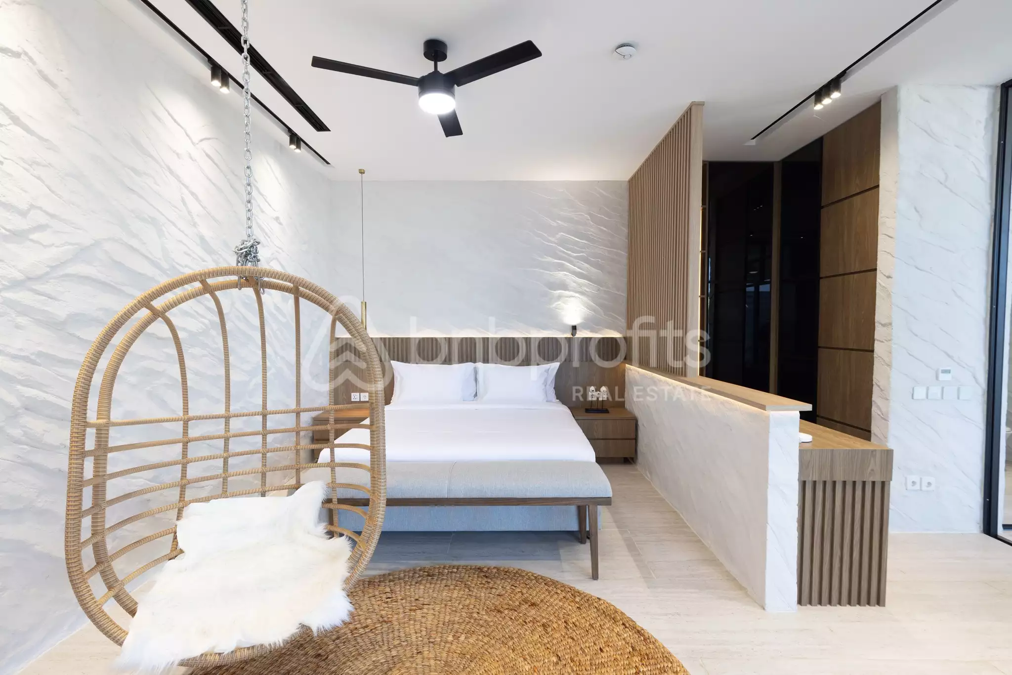 Villa 414m² in Indonesia, Bukit-Pecatu. Priced at 1800000$ rent photo-10