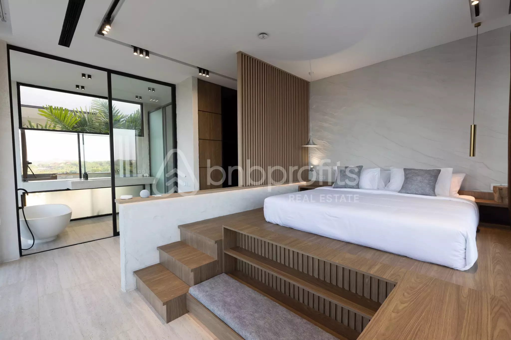 Villa 414m² in Indonesia, Bukit-Pecatu. Priced at 1800000$ rent photo-11
