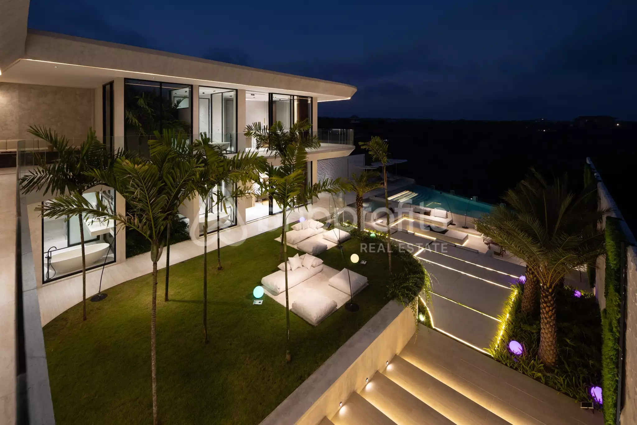 Villa 414m² in Indonesia, Bukit-Pecatu. Priced at 1800000$ rent photo-18