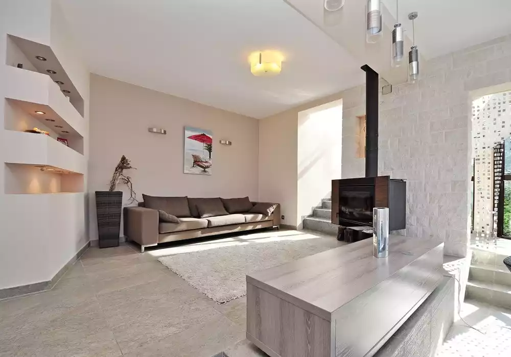 Villa 375m² in Montenegro, Dobrota. Priced at 290000€ rent photo-11
