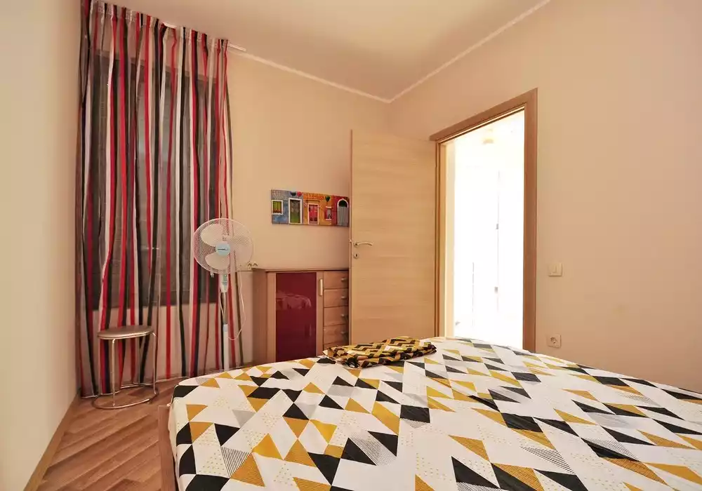 Villa 375m² in Montenegro, Dobrota. Priced at 290000€ rent photo-17
