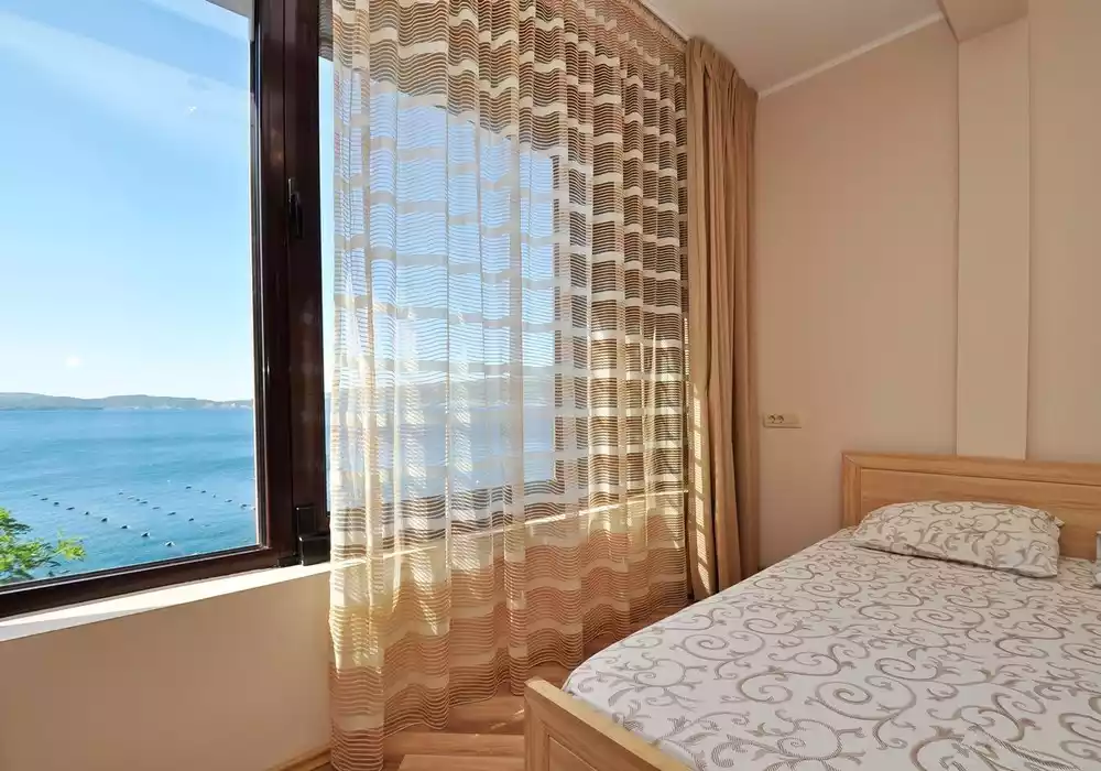 Villa 375m² in Montenegro, Dobrota. Priced at 290000€ rent photo-21