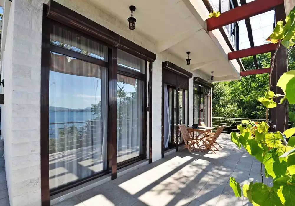 Villa 375m² in Montenegro, Dobrota. Priced at 290000€ rent photo-31
