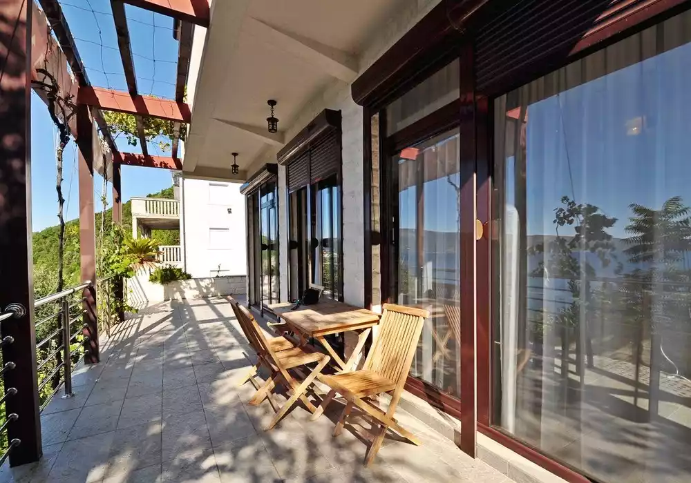 Villa 375m² in Montenegro, Dobrota. Priced at 290000€ rent photo-33