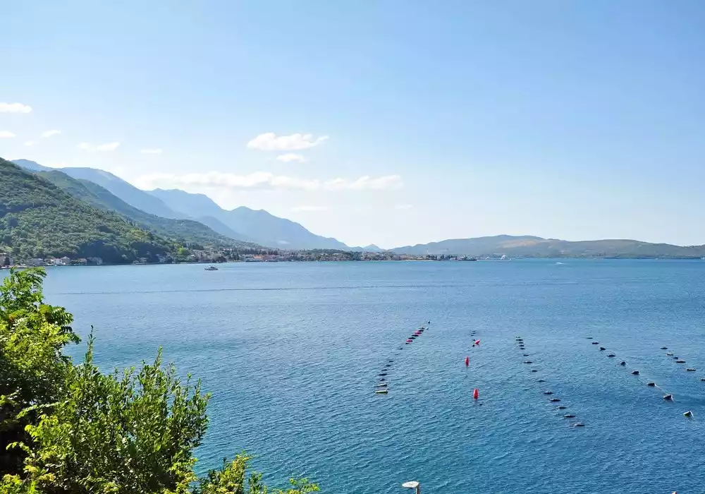 Villa 375m² in Montenegro, Dobrota. Priced at 290000€ rent photo-35