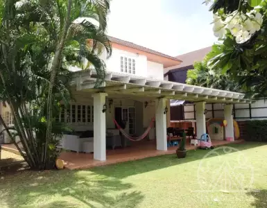 Rent in Thailand for 3080€