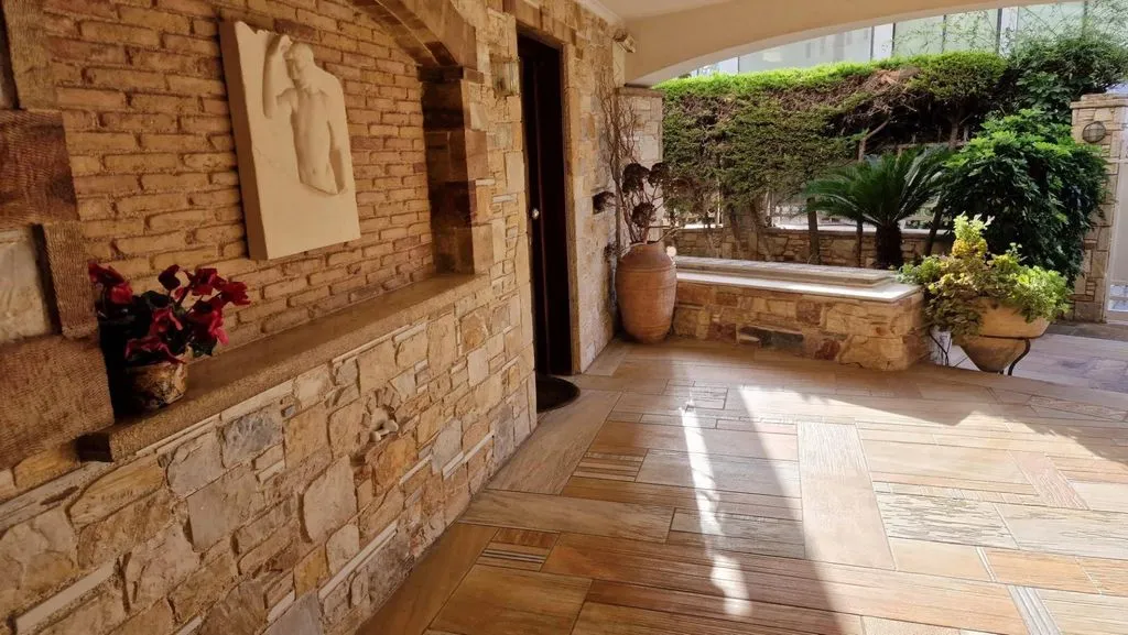 Villa 450m² in Greece, Glyfada. Priced at 1500000€ rent photo-2