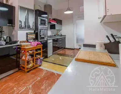 Buy in Spain for 266900€