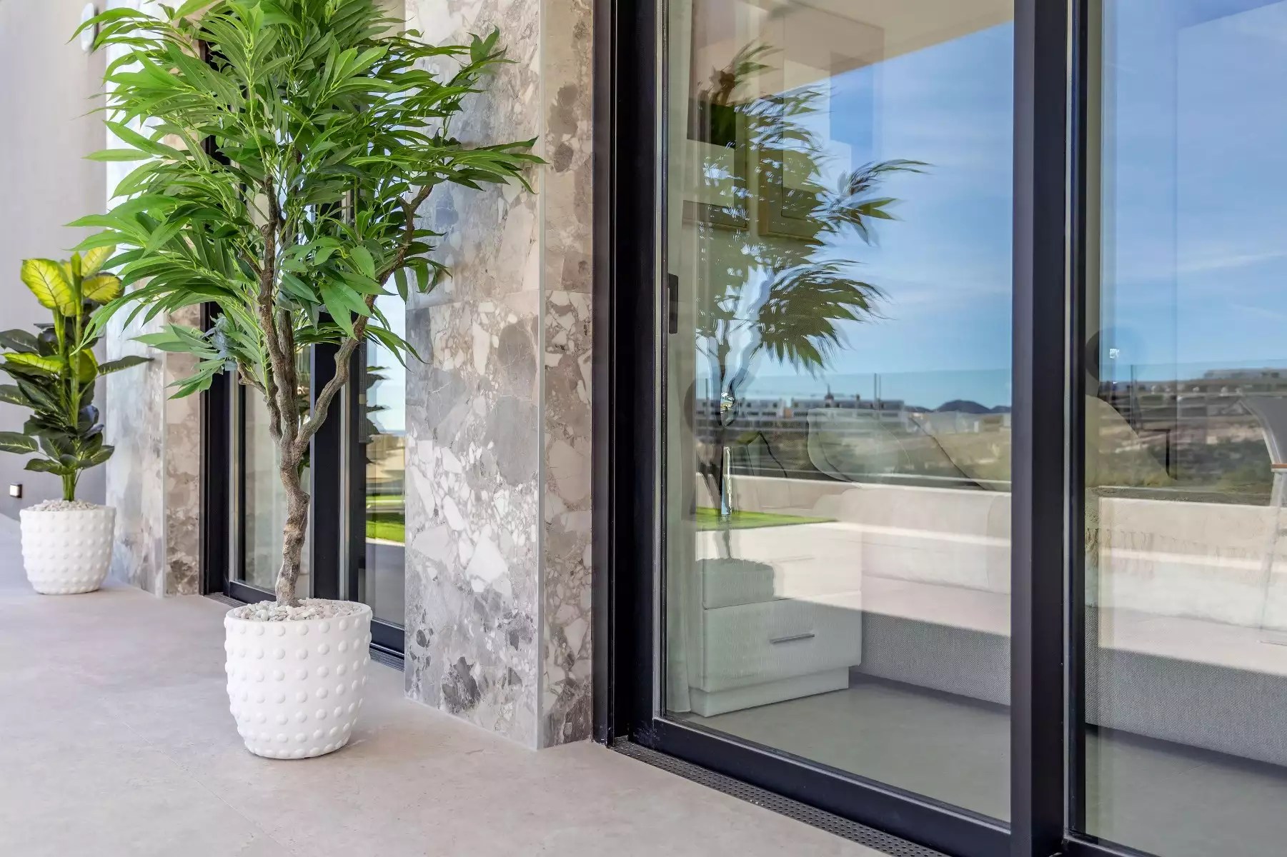 House 72m² in Spain, Benidorm. Priced at 345000€ rent photo-5