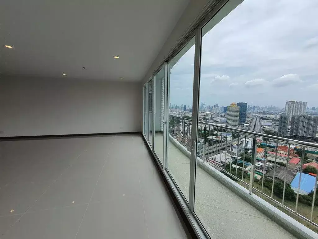 Other Properties 458m² in Thailand, Bangkok. Priced at 5640€ rent photo-5
