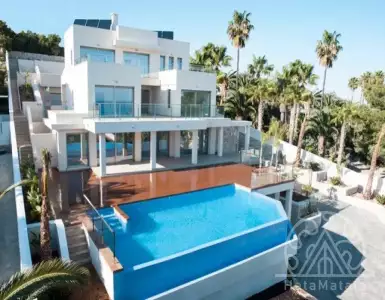 Buy in Spain for 2490000€
