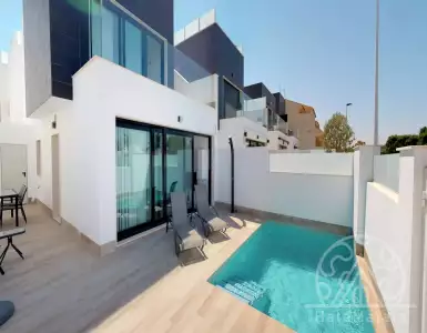 Buy in Spain for 235950€