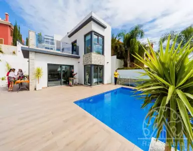 Buy in Spain for 499000€