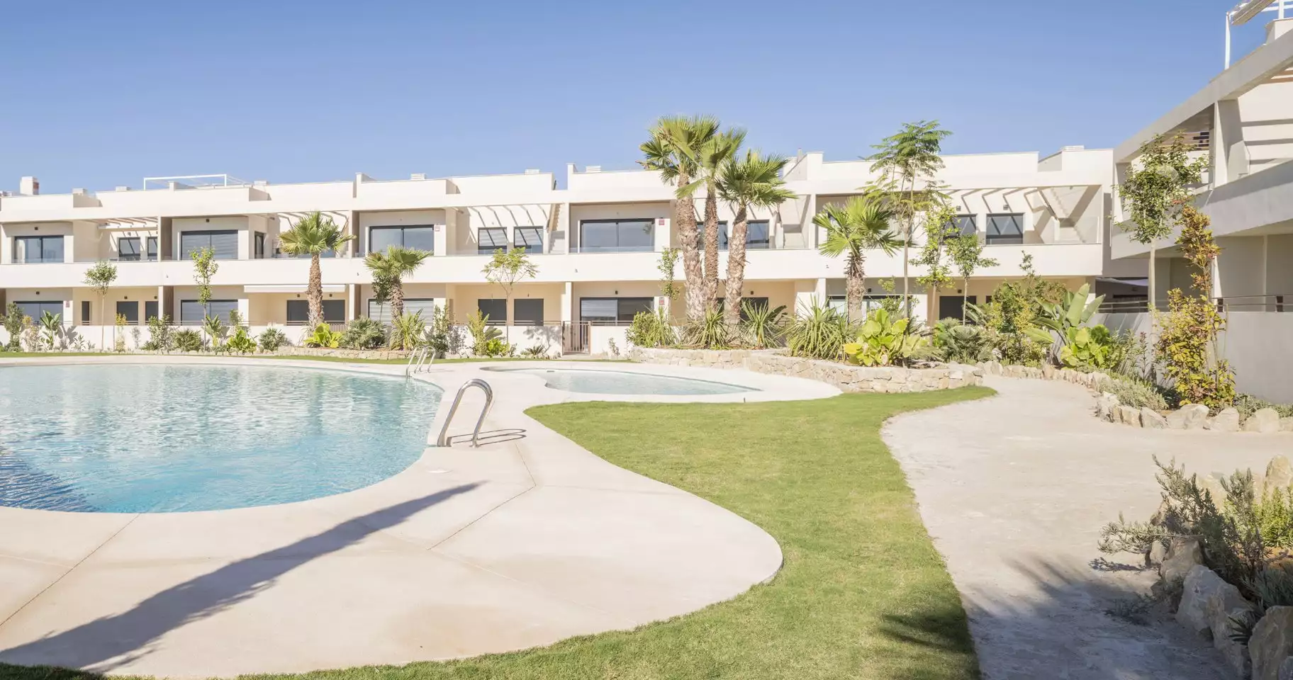 Flat 98m² in Spain, Torrevieja. Priced at 285000€ rent photo-2