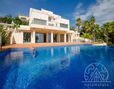 Buy in Spain for 2180000€