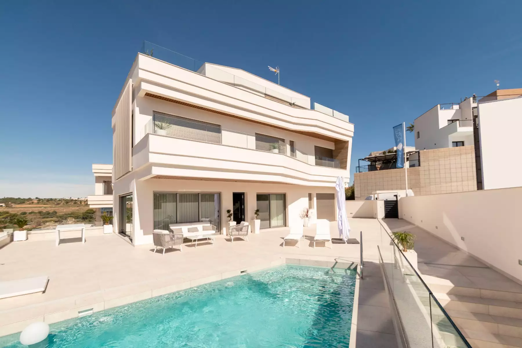 Villa 336m² in Spain, Deesa de Campoamor. Priced at 1430000€ rent photo-1