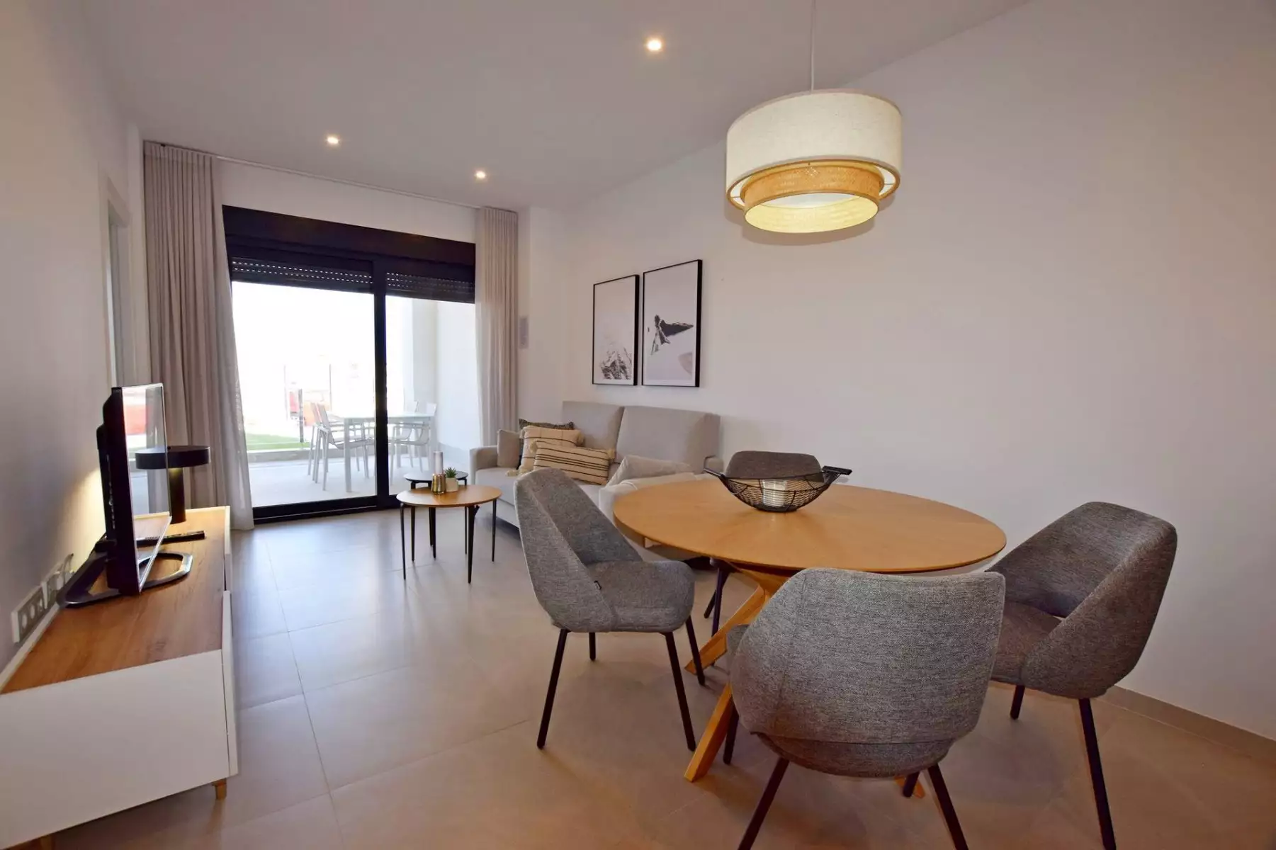 Flat 61m² in Spain, Torrevieja. Priced at 245000€ rent photo-2