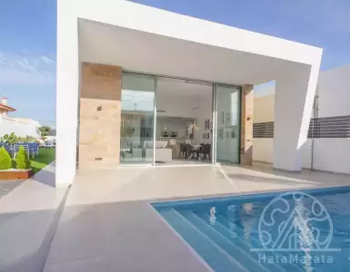 Buy in Spain for 549000€