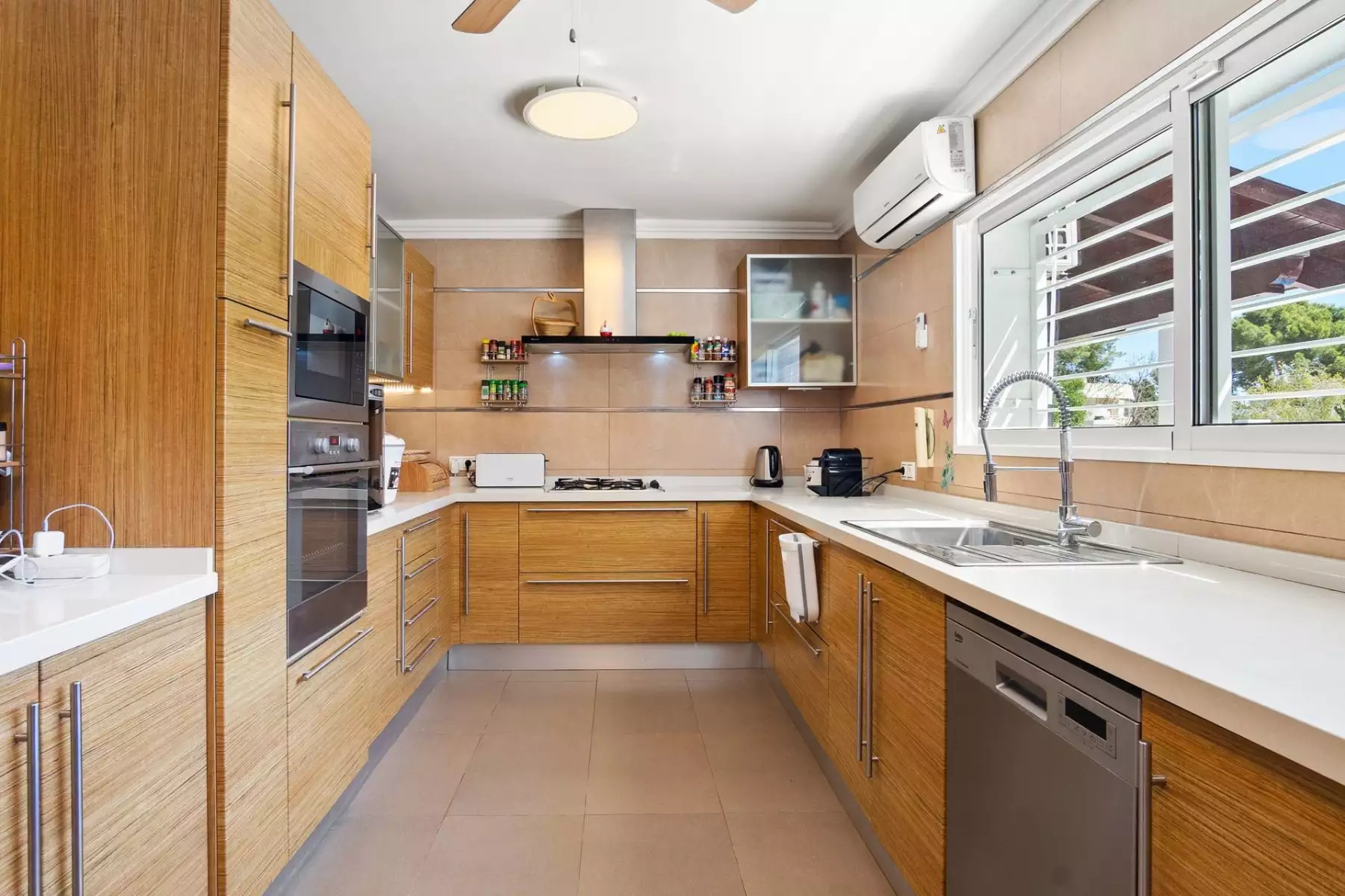 Villa 178m² in Spain, Los Balconis. Priced at 549000€ rent photo-4