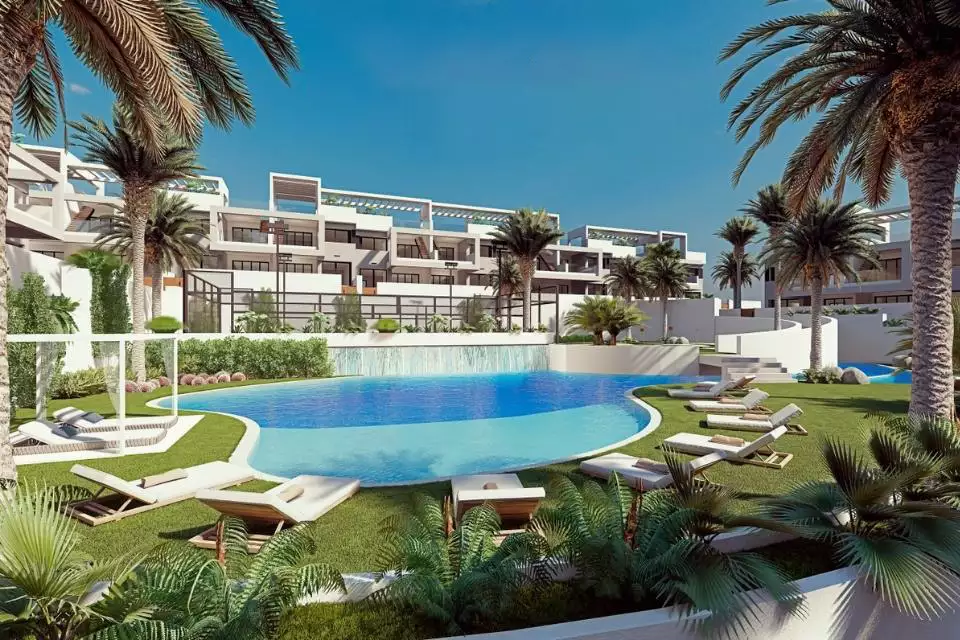 Flat 178m² in Spain, Torrevieja. Priced at 329900€ rent photo-1