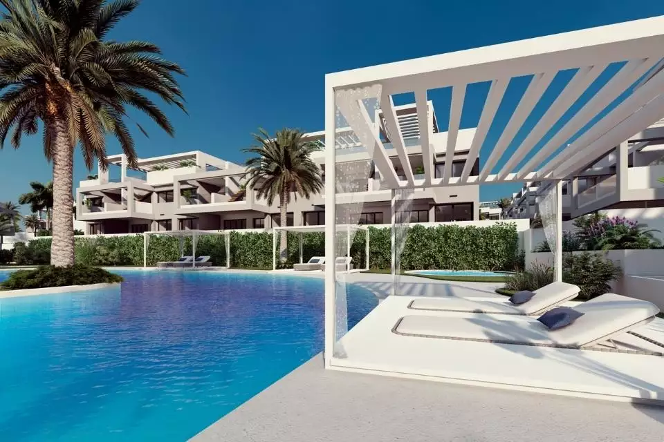 Flat 178m² in Spain, Torrevieja. Priced at 329900€ rent photo-2