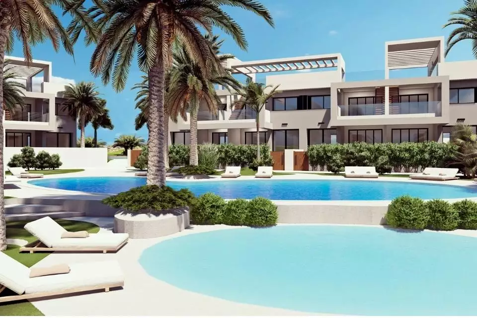 Flat 178m² in Spain, Torrevieja. Priced at 329900€ rent photo-4
