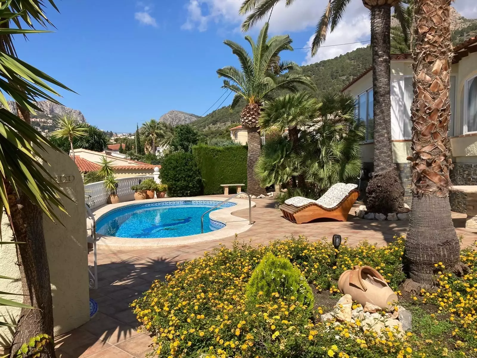 Villa 120m² in Spain, Kalp. Priced at 465000€ rent photo-1